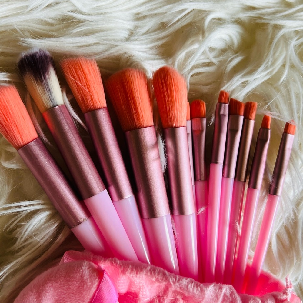 Pink Makeup Brush Set